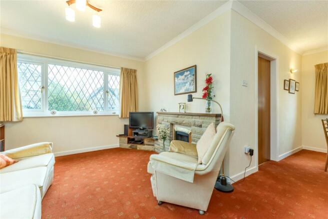 Lounge & Dining Room