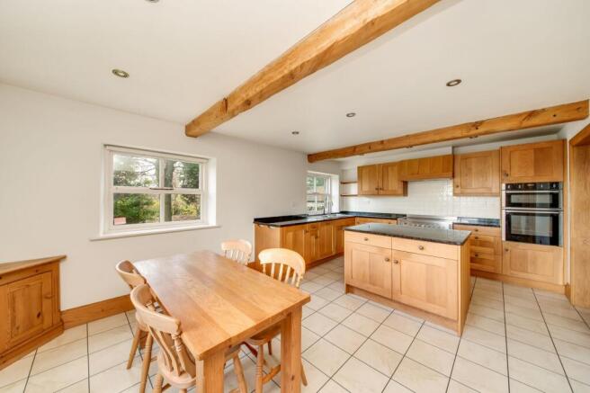 4 bed Semi-Detached for sale Image 11