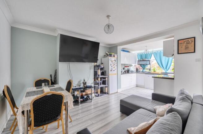 1375991-12-690b54a0b5a80