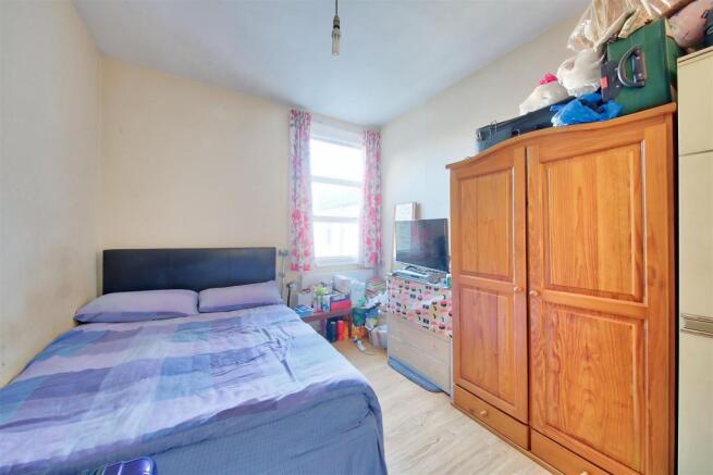 59_atheledene_road_bed2.jpg