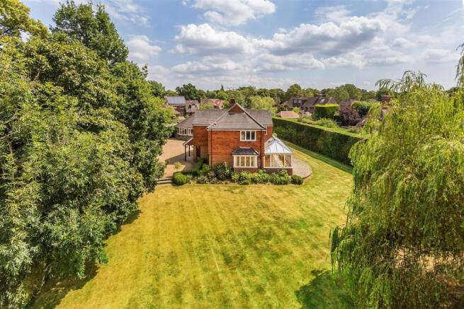 house. estate agency Dunsfold The Chestnuts