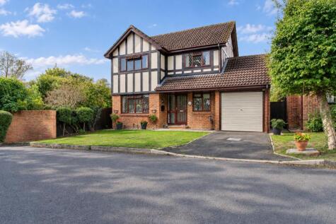 Thorp Close, Binfield Village