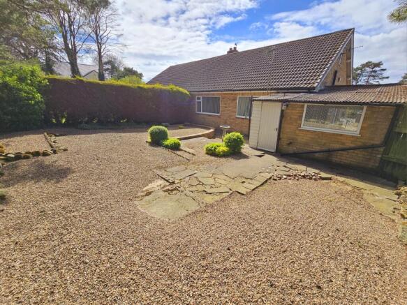 2 bed Semi-Detached Bungalow for sale Image 9
