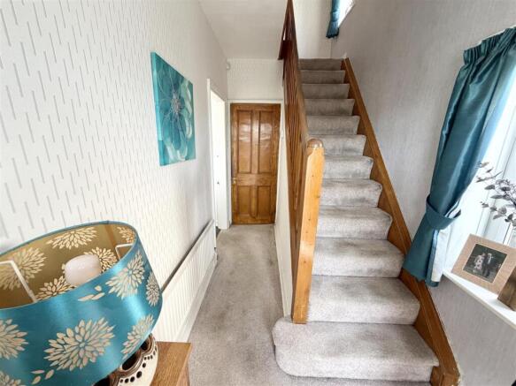 3 bed Semi-Detached for sale Image 6