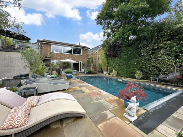 Swimming Pool (5)