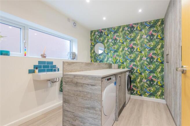 4 bed Detached for sale Image 10
