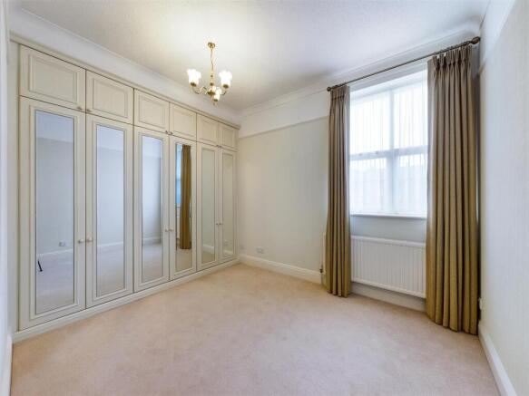 2 bed Flat for sale Image 11