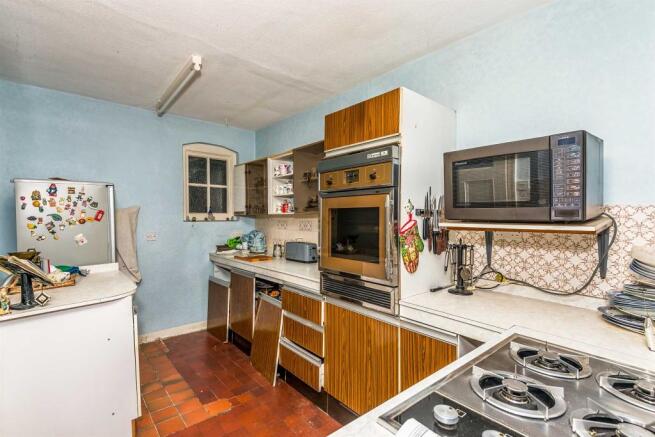 Kitchen Area: