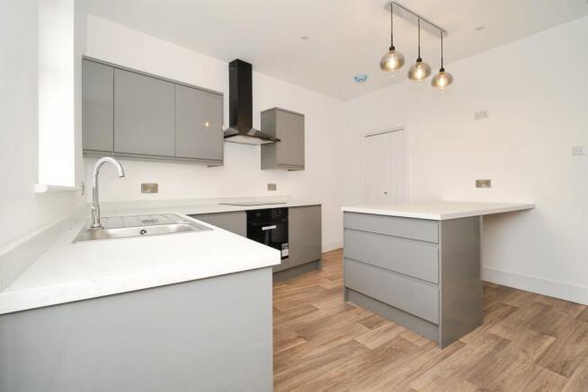 2 bed Terraced for sale Image 6