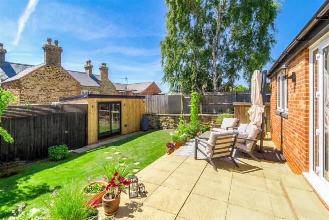 Rear Garden & Home Office/Garden Room