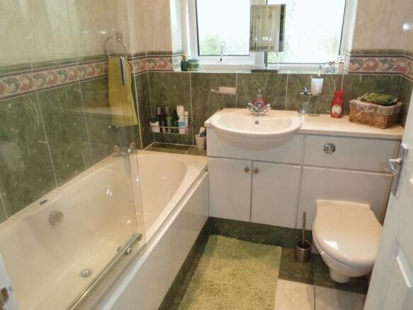 Bathroom/WC &a...