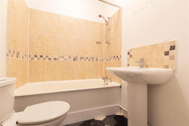 2 bed Terraced to rent Image 9