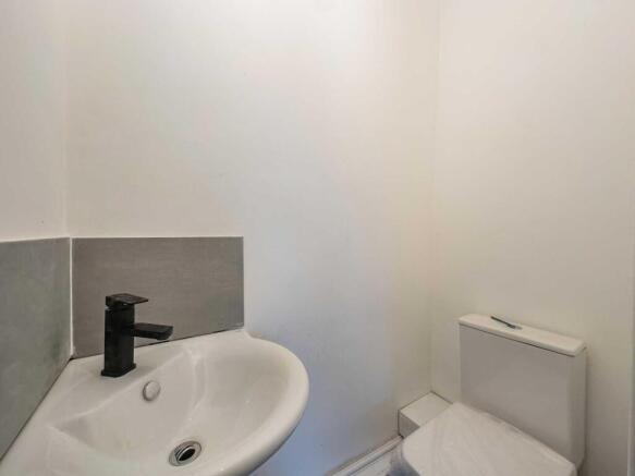 2 bed Terraced for sale Image 7