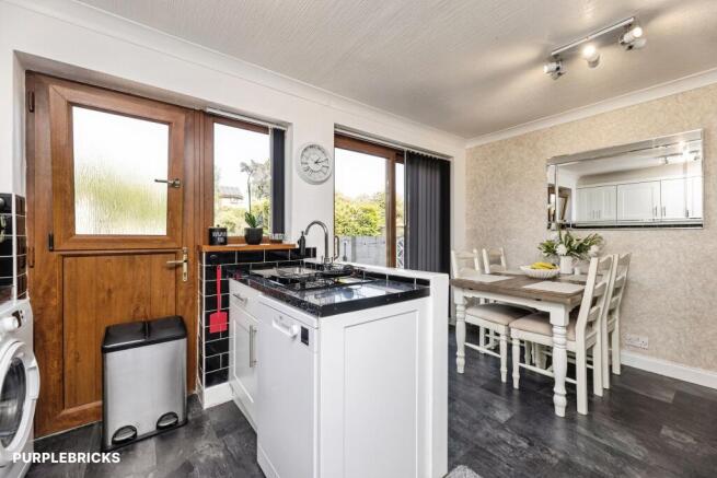 3 bed Semi-Detached for sale Image 10
