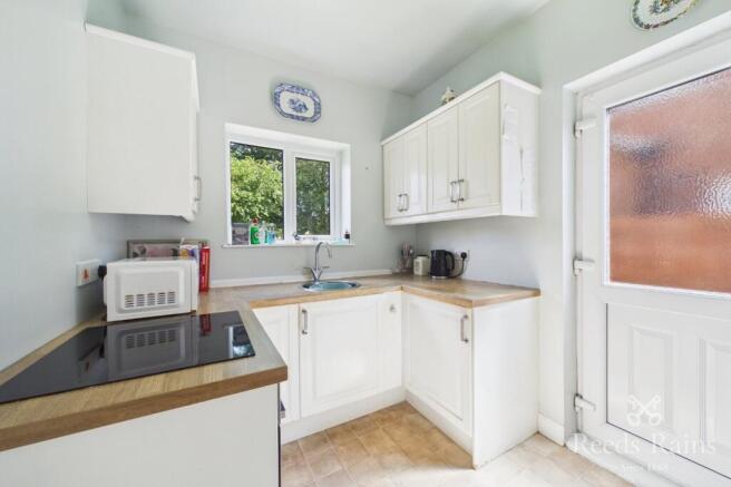 3 bed Semi-Detached for sale Image 4