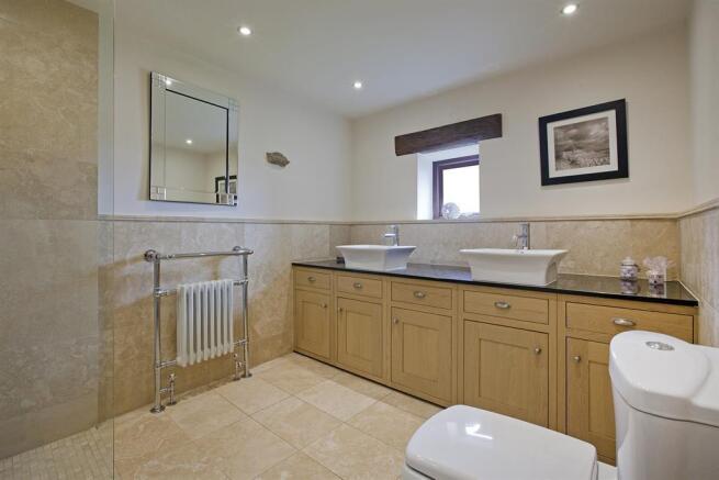 EN SUITE