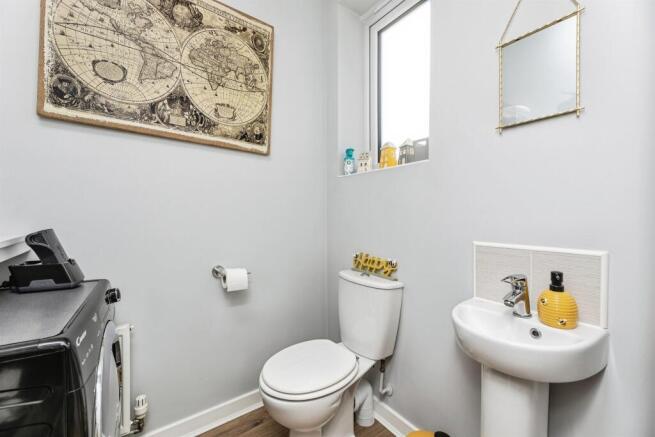 3 bed Semi-Detached for sale Image 10