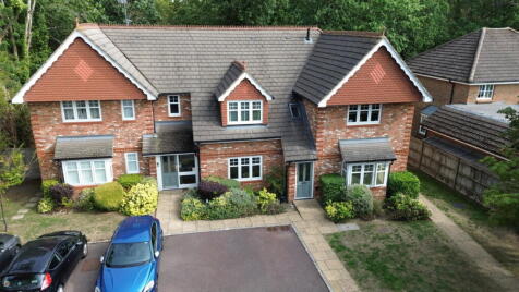 John Place, Warfield, Bracknell, RG42 3DY