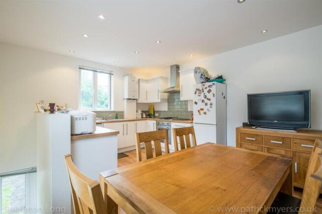 72 Casewick Road-2.jpg