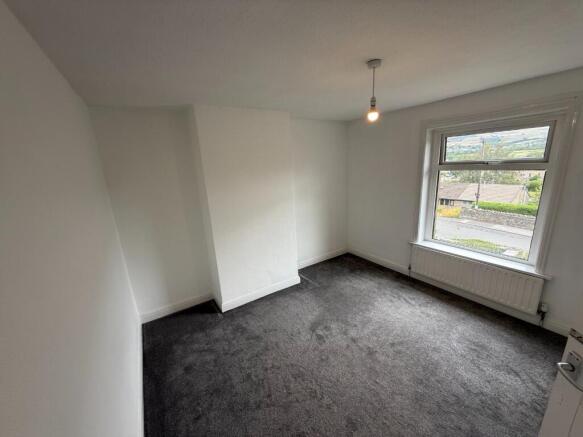 3 bed Semi-Detached to rent Image 8