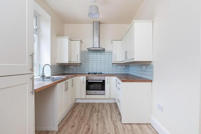 4 bed Terraced to rent Image 5
