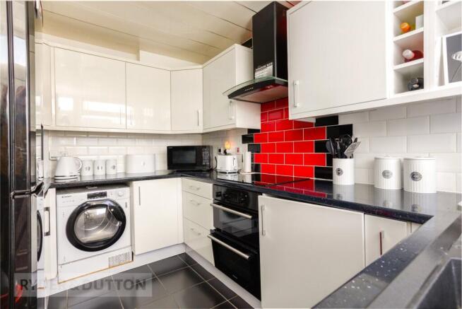 3 bed Town House for sale Image 4