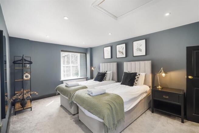 9 bed Semi-Detached for sale Image 12