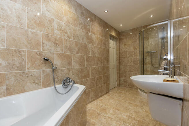 En-Suite Master Bedroom