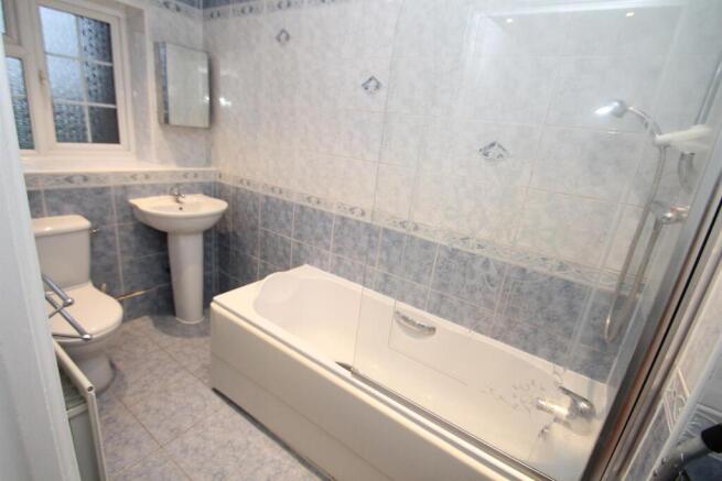 bathroom 2.JPG
