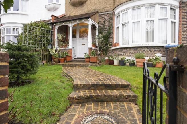 128A Pepys Road-3.jpg