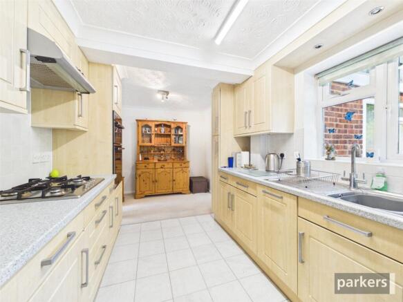 Nightingale Road, Woodley, Reading, Berkshire, RG5 photo 4