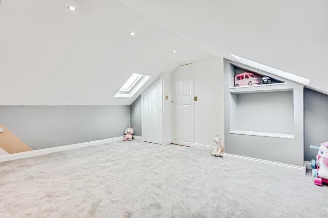 3 bed Semi-Detached for sale Image 7
