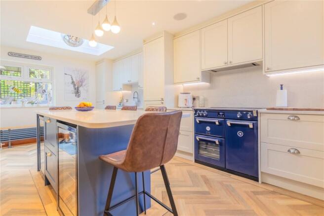 4 bed Detached for sale Image 4