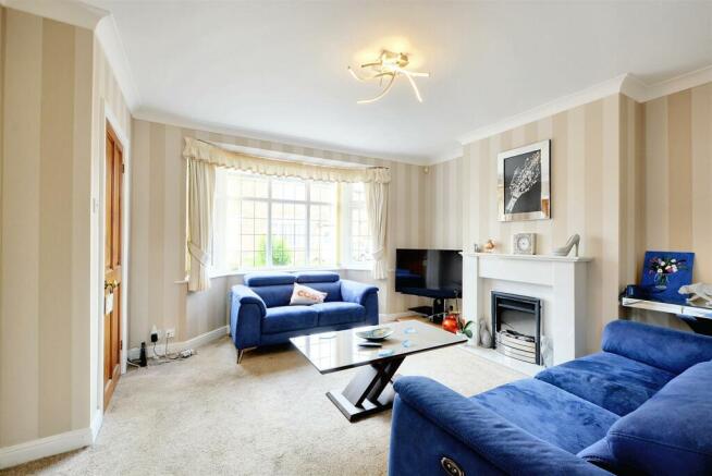 Lounge/Sitting Room
