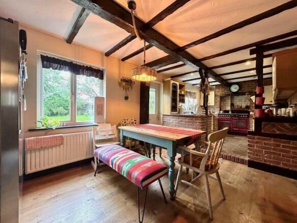 Kitchen/ Breakfast Room