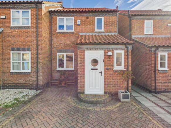 3-bed semi-detached on Blythe Walk, Bridlington, £165,000