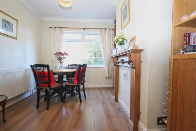 3 Inglemire Lane Cottingham (15)_lzn.jpg