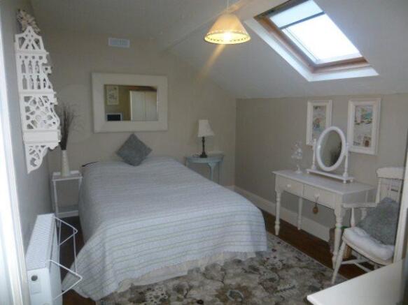 BEDROOM 6