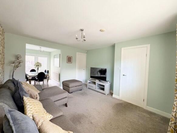 3 bed Semi-Detached for sale Image 8