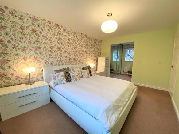 Master bedroom su...