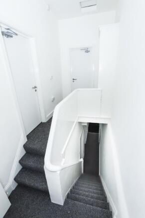 4 bed Terraced to rent Image 8