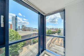 Flat 71, 85 Charter House, Canute Road, Southampton SO14 3FZ