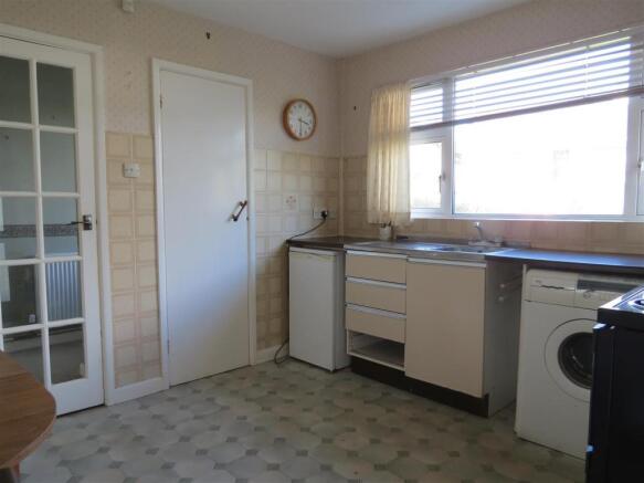Kitchen:
