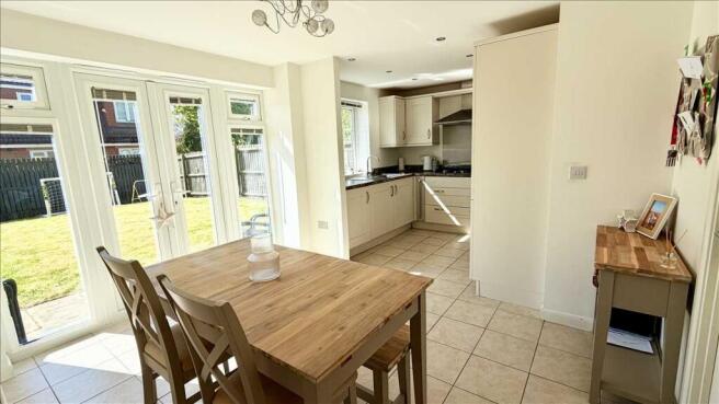 KITCHEN DINER
