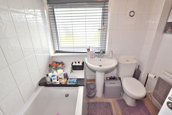 3 bed Semi-Detached for sale Image 11