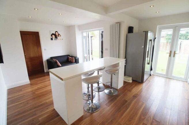 Kitchen/Dining...