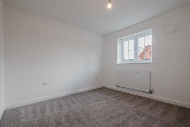 4 bed House to rent Image 10