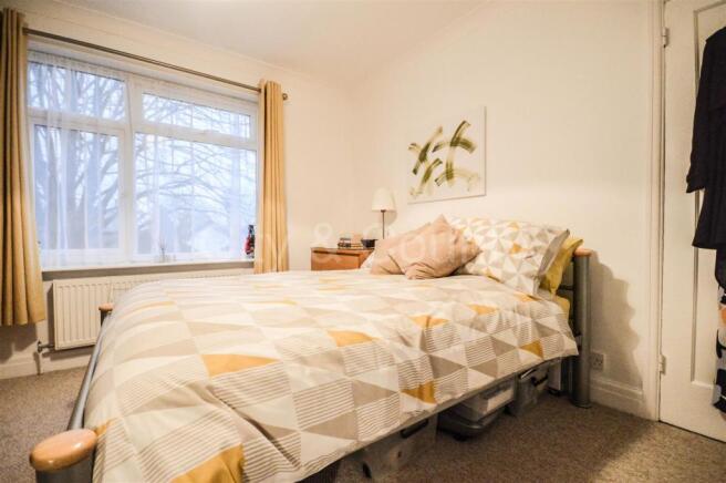 bed 2.jpg