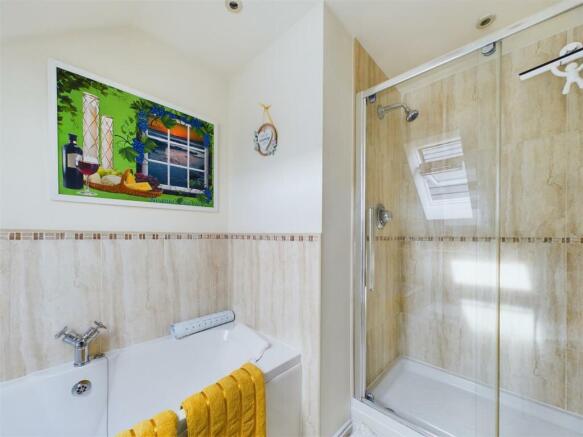 ensuite 2.jpg