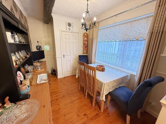 DINING ROOM 1